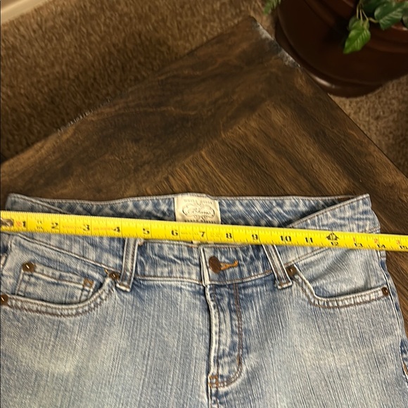 WHBM Light Wash Floral Blanc Capri - Picture 6 of 11